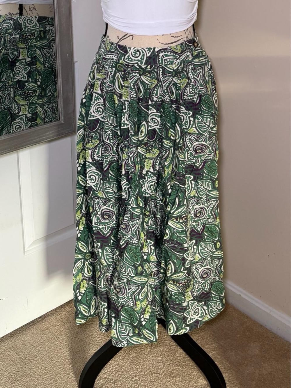 Vintage Segrets Sun Prints green and black paisley boho long skirt 100% rayon